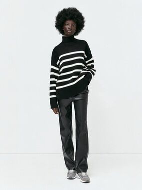 ZARA • Striped Knit Sweater in Black/White